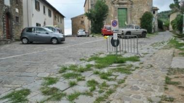 I paesani si mobilitano per ripulire Buggiano Castello