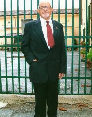  Sinceri auguri a Pietro Stefani per i suoi ottanta anni. A fargli le felicitazioni sono la moglie, ...