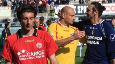 <b>DELUSI. </b>Manuel Iori lascia il campo con gli occhi bassi dopo il fischio finale