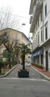 Una "fotopoesia" per chiedere la riapertura di via Montebello