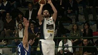 Remo Ambrosino (Meridien) al tiro
