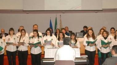 Il coro del liceo in consiglio provinciale