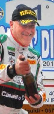 <b>UNA STORIA LUNGA 32 ANNI </b>A sinistra Cavallini e Farnocchia vincitori delledizione 2010 a destra la partenza di una Lancia Delta nel rally 1986  