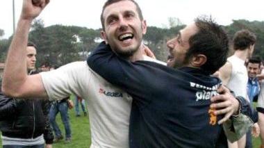 <b>COPPIA D’ATTACCO.</b> L’abbraccio tra Lisi e Stefanelli al Forte