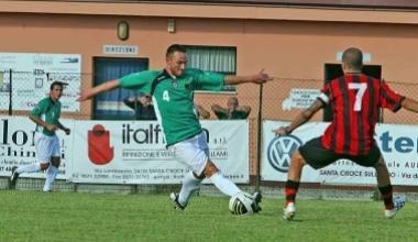 Il Tuttocuoio recupera lo squalificato Taddei qui in azione col numero 4 nel match contro la Lucchese    