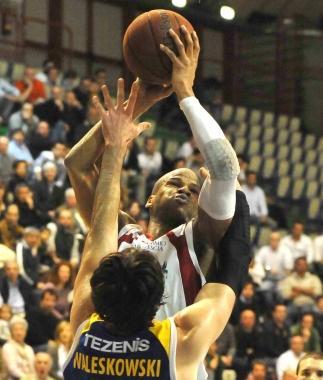<b>ULTIMO SFORZO </b>Varnado Forte e Moretti provano lo sprint 
