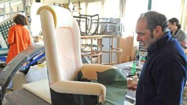 Operai di Formitalia nell’azienda di via Corticella