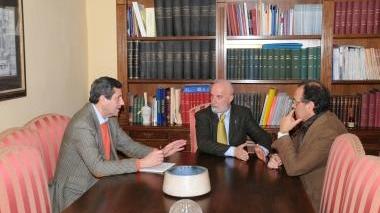 Il dott. Quiriconi (al centro) e il dott. Volpe durante l’intervista