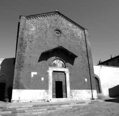 Don Ivo Micheletti e la chiesa di San’Antimo dove si trova la tomba con le spoglie del parroco