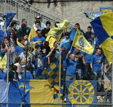 La curva dei tifosi azzurri 