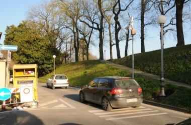 Il varco in via Carrara 