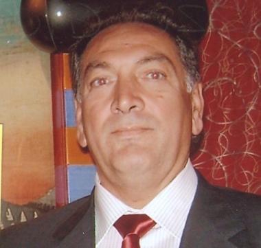 50 ANNI PER GIUSEPPE «Giuseppe, auguri per i tuoi 50 anni dalla moglie e dalla figlia. Con ...