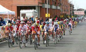 La gara ciclistica under 12 in viale Roma        