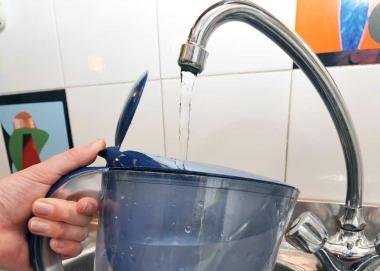 Dai rubinetti acqua pi&ugrave; cara 