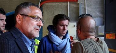 Il dg azzurro Pino Vitale (e capitan Stovini) a colloquio coi tifosi 