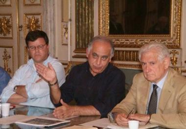 A destra Giuliano Giuliani Giovanni Valentini e Mauro Favilla: da loro dipende il futuro della Lucchese; a sinistra unimmagine del nuovo stadio (vip) 