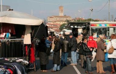 Un mercato ambulante 