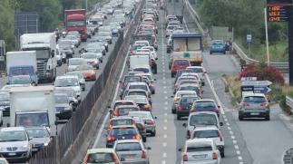Auto in fila in superstrada La Provincia ha ridotto i tempi di chiusura dello svincolo di Pontedera