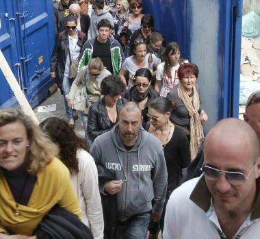 I momenti dell’assalto e dell’occupazione all’ex ospedale di Calambrone destinato a ospitare 120 tunisini