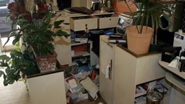 Negozio messo sottosopra dai ladri in via Cavallotti