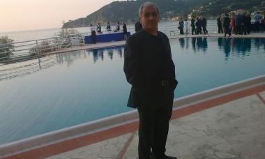 Tanti auguri a Marcellino. Oggi una persona importante compie 50 Anni. Auguri a babbo Marcellino da Elisa, ...