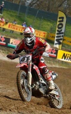 Linglese Alfie Smith in sella allAprilia del JK Racing di Pieve a Nievole           
