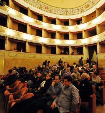 Il pubblico durante uno spettacolo 
