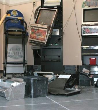 Videopoker scassinati come al bar del circolo Mcl la scorsa settimana  