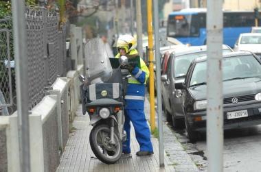 Proteste per i ritardi nella consegna della posta  