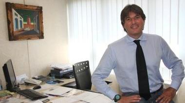 Luca Galli, segretario Confartigianato. A destra, l’Agenzia delle entrate