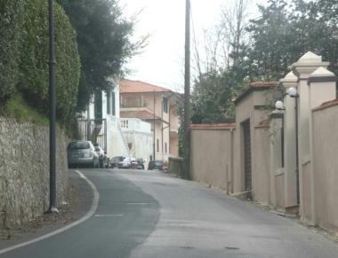Uno scorcio di via Byron, dove passer&agrave; il Giro 