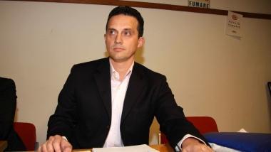 <b>ESTRANEO.</b> Il vicesindaco Luca Mori e in alto Manrico Nicolai con il sindaco Lombardi    