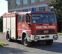 Custode brasiliano tenta il suicidio e dà fuoco a una casa