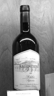 Una bottiglia di Argentiera     
