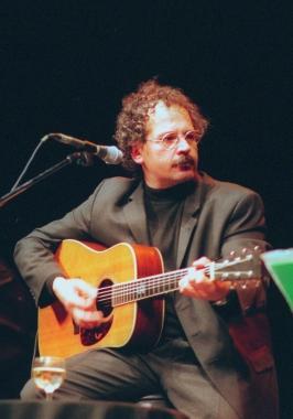 Il cantautore piemontese Gianmaria Testa sar&agrave; in concerto domani sera a Massa        