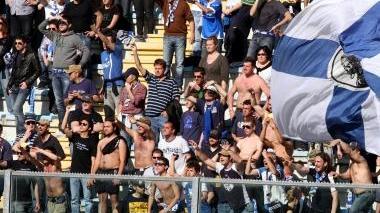 Un momento della contestazione di sabato scorso durante gli ultimi minuti del match Empoli-Padova