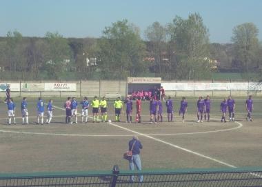 Alcuni momenti della gara che ha visto sugli spalti anche tanti tifosi di entrambe le squadre  