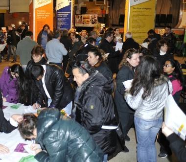 <b>FOLLA </b>di aspiranti lavoratori alla sala Eden  