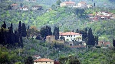 Il Montalbano e una bottiglia di Prunideo