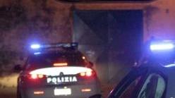 Coppietta occupa la foresteria di villa Henderson