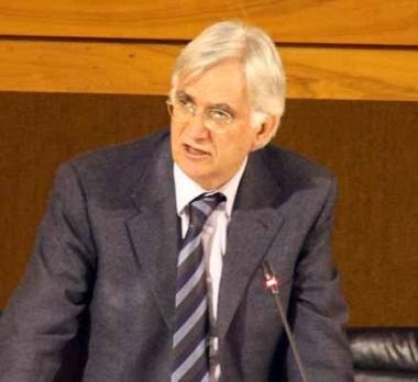 Case alle colonie, Pucci contro tutti