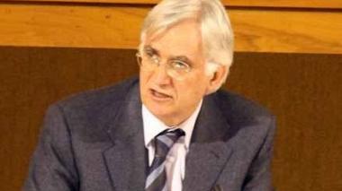 Case alle colonie, Pucci contro tutti