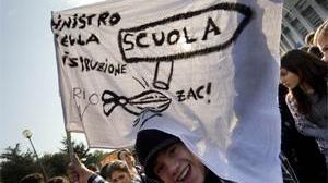 Tagli scuola: l'anno prossimo 17 insegnanti di sostegno in meno