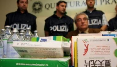 Medico abusivo, cinese denunciato e sequestrati i farmaci