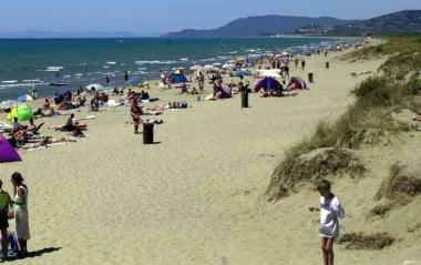 <b>SOS DUNA </b>Oggi grande pulizia collettiva a Marina di Grosseto   