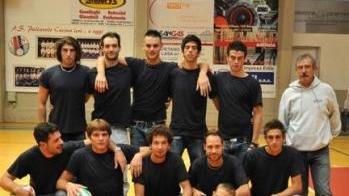I ragazzi della Sintecnica che hanno vinto a Orbetello