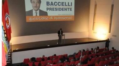 La presentazione al cinema Astra e, sotto, Stefano Baccelli