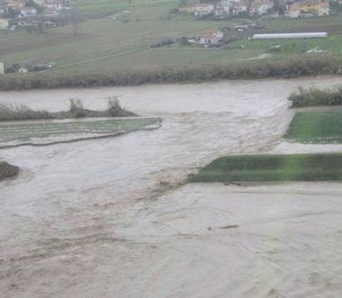Una immagine della esondazione del Serchio nel dicembre del 2009