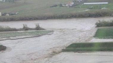 Una immagine della esondazione del Serchio nel dicembre del 2009
