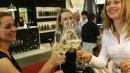 Un brindisi inaugura il salone del vino, a Verona